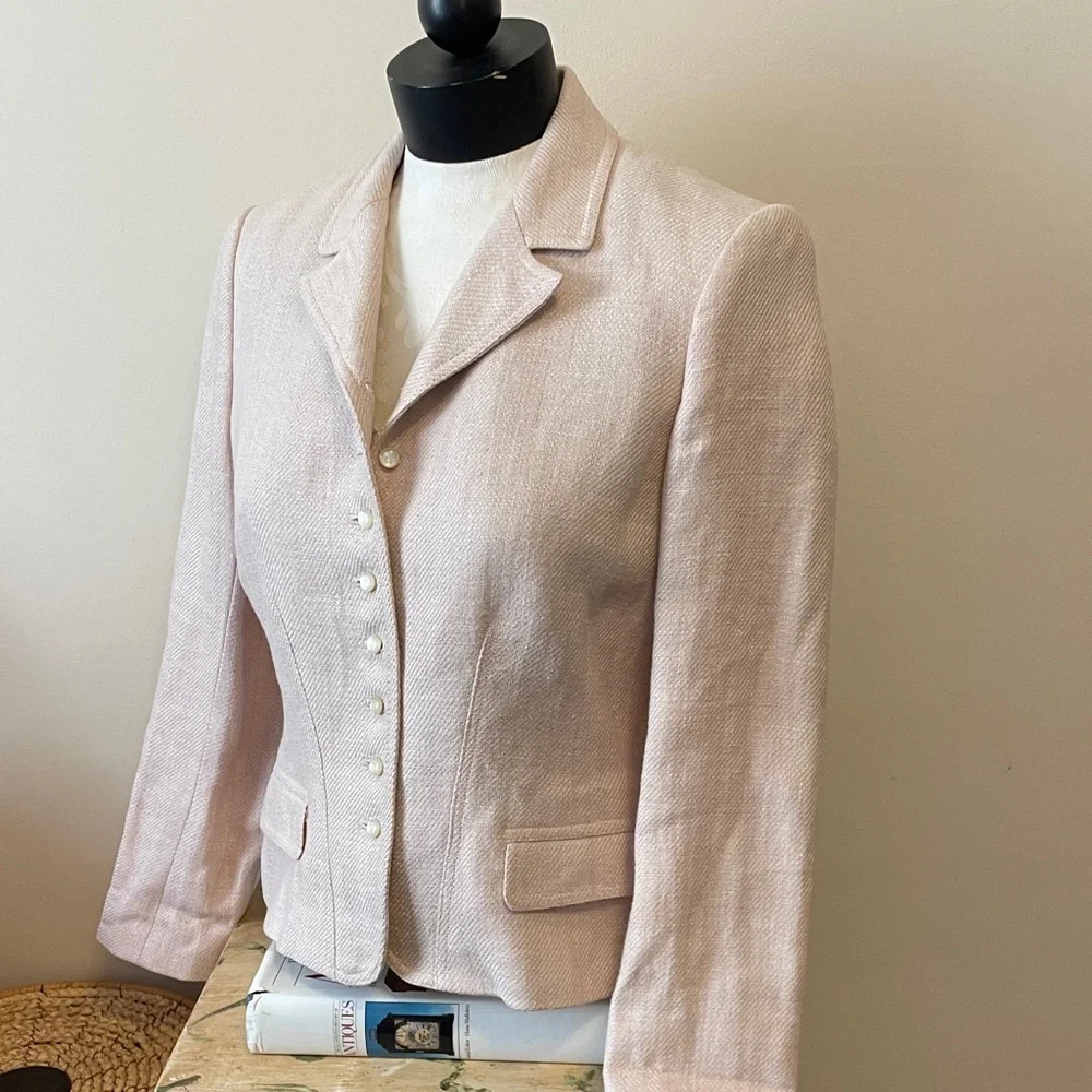 Elegant Women's Pink Blazer - Picture 8 of 11